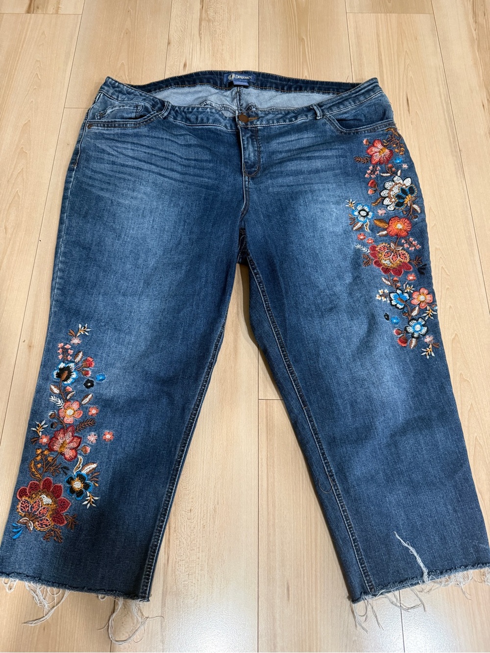 Embroidered Dark Blue Women’s Democracy Cropped Jeans